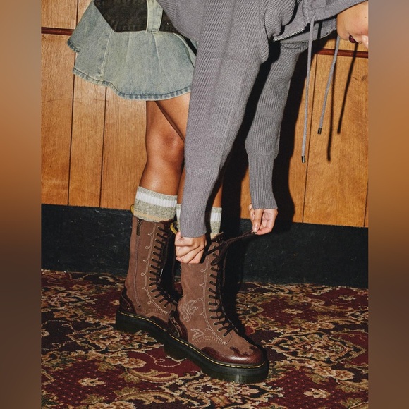 Dr. Martens 1B99 Gothic Americana Mid-Calf Platform Boots – Brown - US 5 Fits 6 - Picture 2 of 16